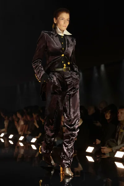 Look 27